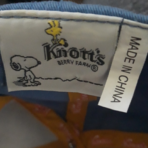 Knott's Berry Farm Snoopy kids hat - Picture 3 of 3